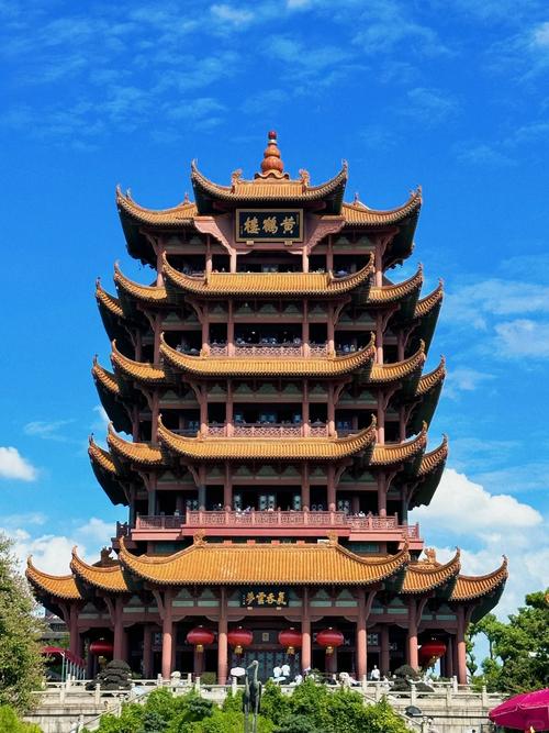 武汉好去处大揭秘：黄鹤楼的历史韵味与东湖的休闲玩法