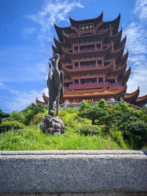 武汉魅力无限：赏古韵黄鹤楼，游迷人东湖绿道