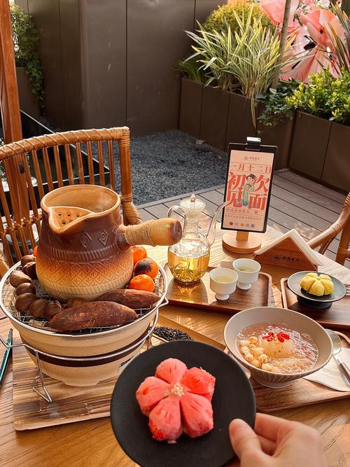 成都养生之道：茶馆慢生活与美食滋补法的完美结合